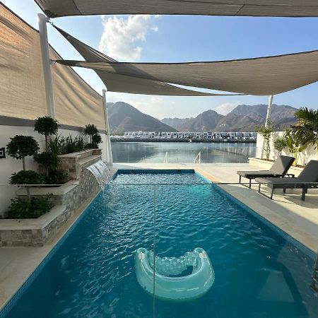 Al Dana Sea View Villa Fujaira Esterno foto