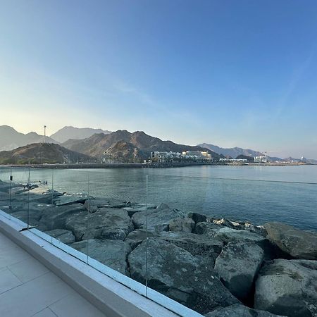 Al Dana Sea View Villa Fujaira Esterno foto