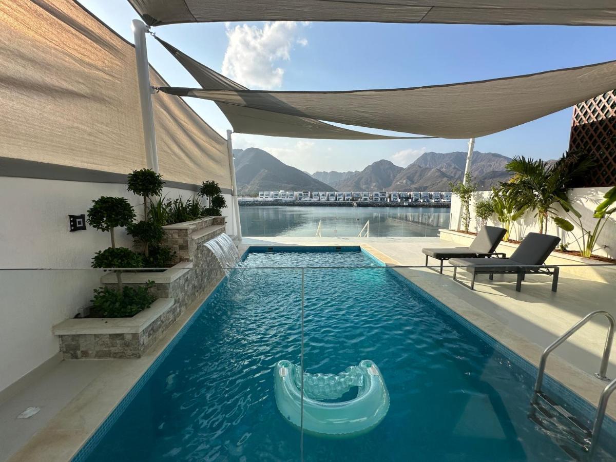 Al Dana Sea View Villa Fujaira Esterno foto