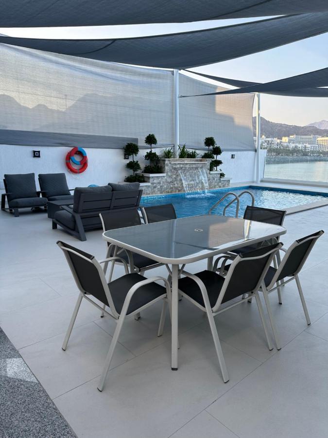 Al Dana Sea View Villa Fujaira Esterno foto